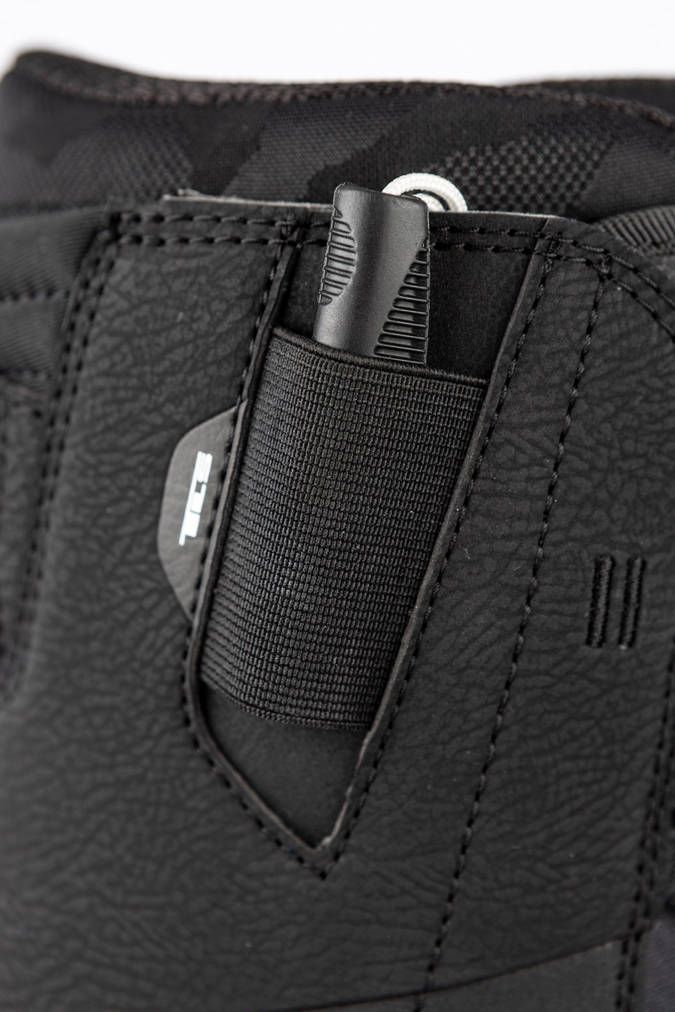 VENTURE STEP ON TLS 2026